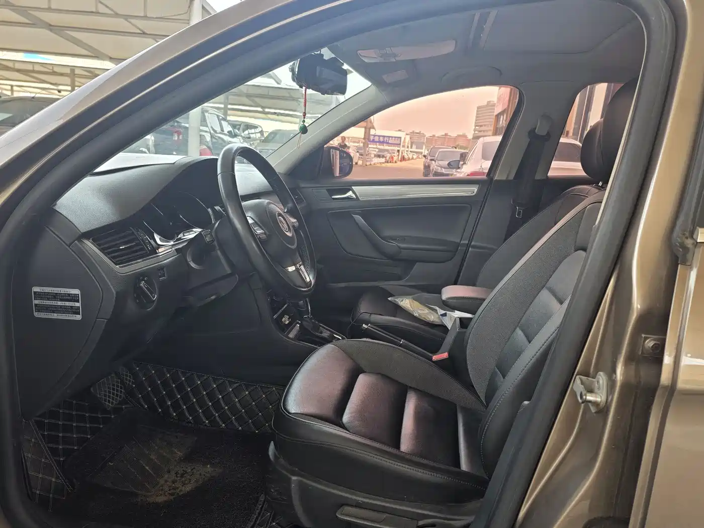 Volkswagen Bora 2015 Quality Edition 1.6L Automatic Comfort фото 2
