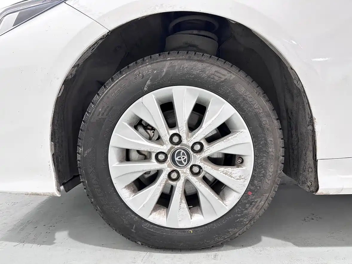 Toyota Corolla 2021 Hybrid 1.8L E-CVT Pioneer Edition фото 18