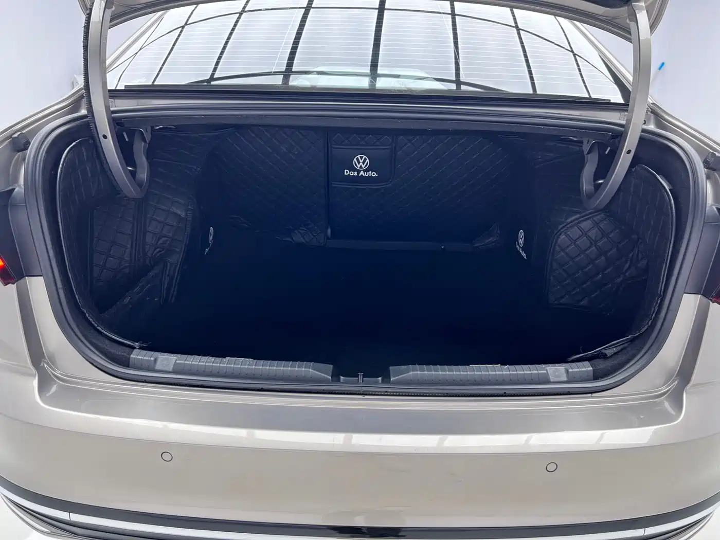 Volkswagen Bora 2023 280TSI DSG Prestige Edition фото 16