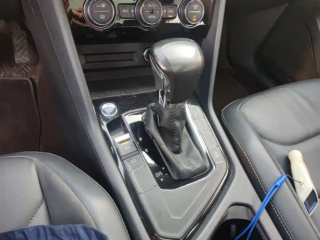Volkswagen Tiguan L 2018 Facelift 330TSI Automatic 2WD Luxury Edition фото 6