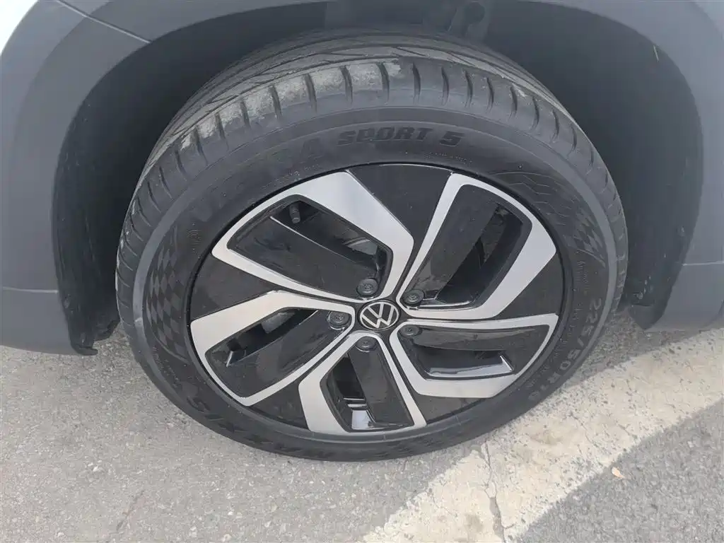 Volkswagen Tharu 2024 300TSI 2WD Full Moon Edition фото 25