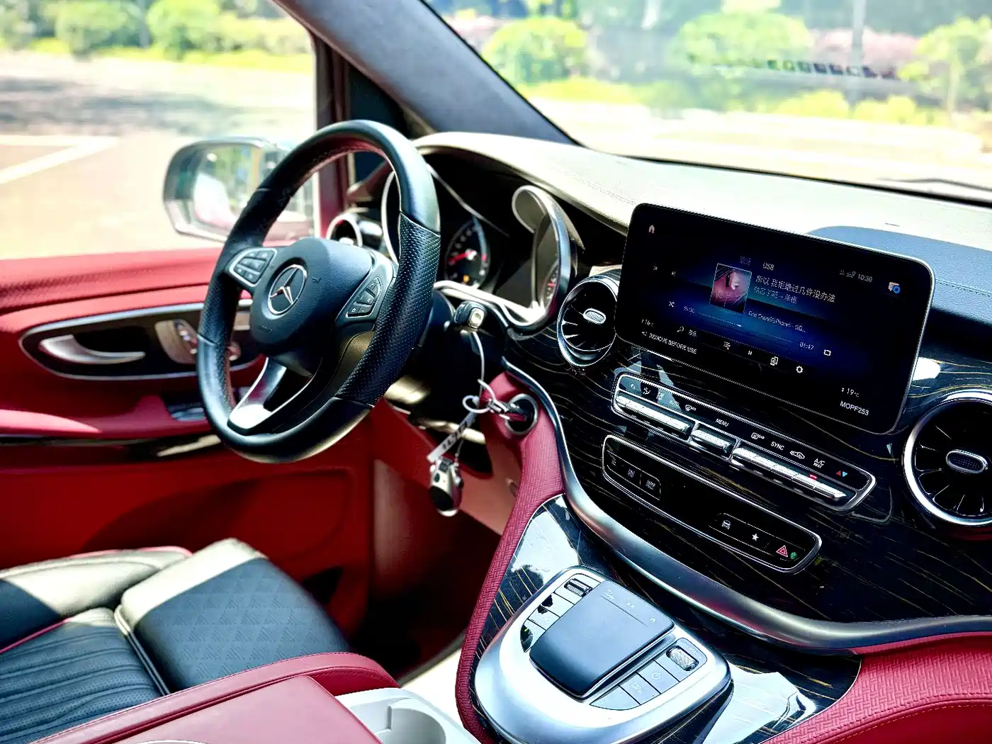 Mercedes-Benz V-Class 2022 V 260 L Long Wheelbase Prestige Edition фото 5