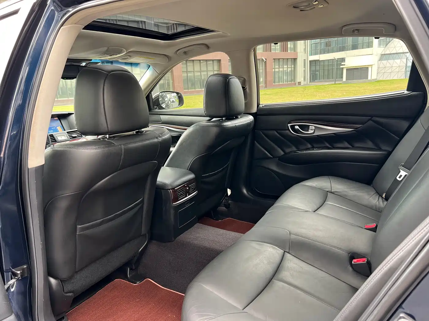 Infiniti Q70 2017 Q70L 2.5L Enjoyment Edition фото 9