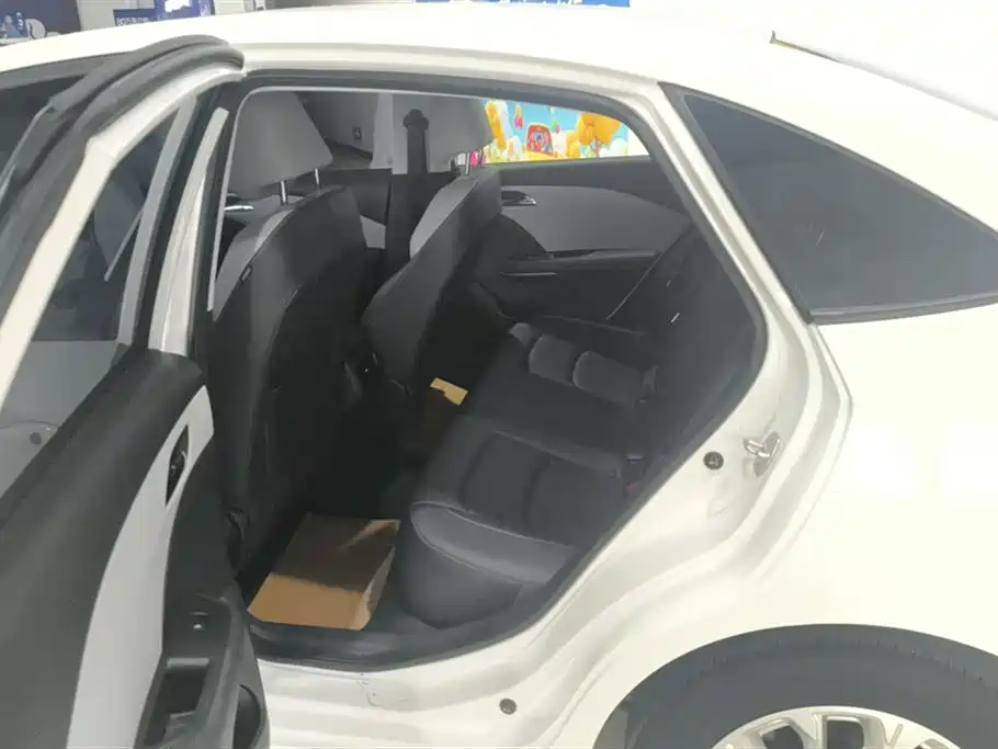 CHEVROLET CRUZE
