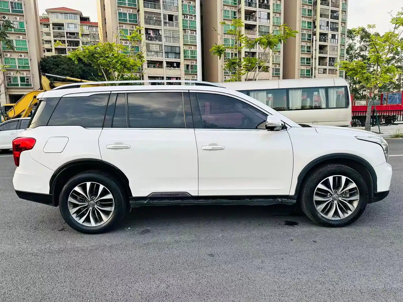 GAC Trumpchi Trumpchi GS8 2017 320T 2WD Luxury Smart Connect (7-seater) фото 5