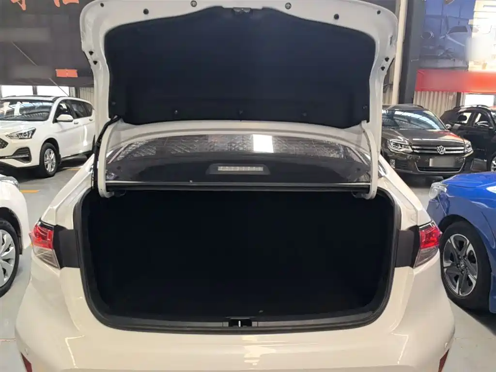 Toyota Levin 2021 185T CVT Luxury Edition фото 19