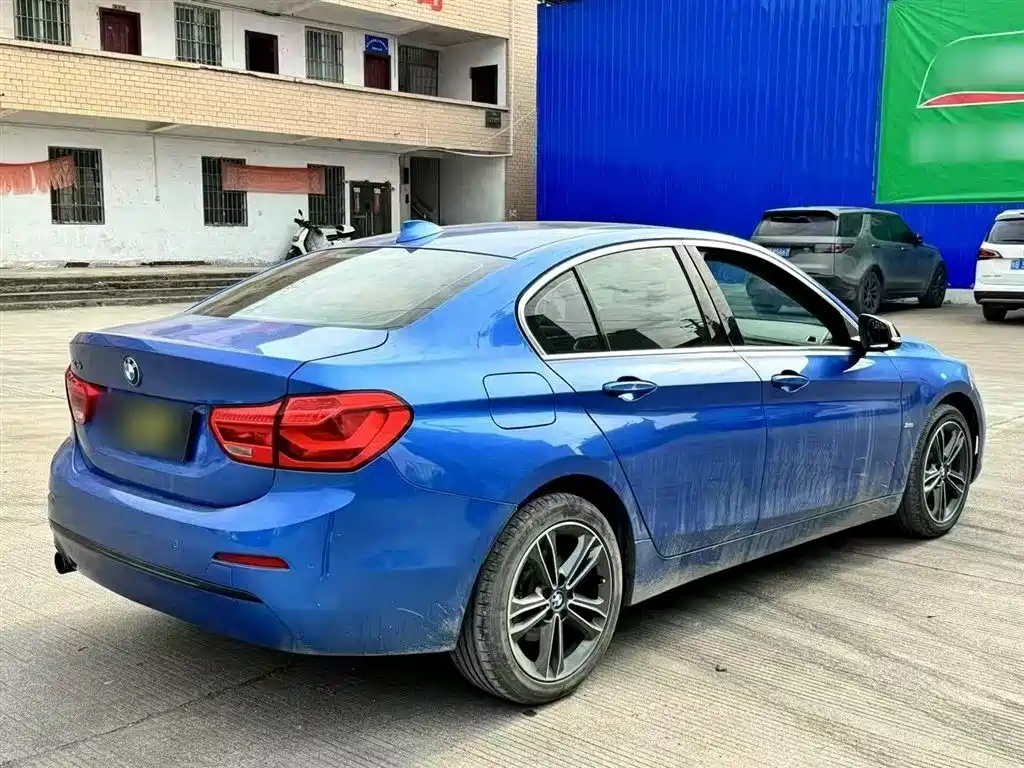BMW 1 Series 2017 118i Sport фото 6