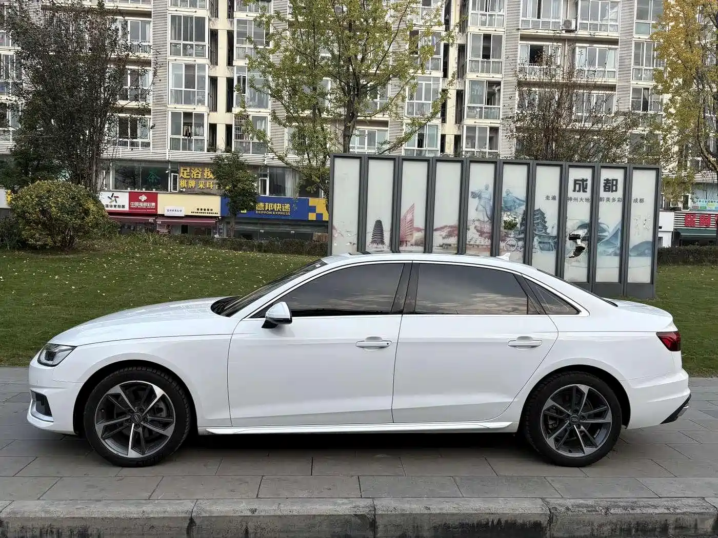 Audi A4L 2020 40 TFSI Fashion Dynamic Edition фото 4