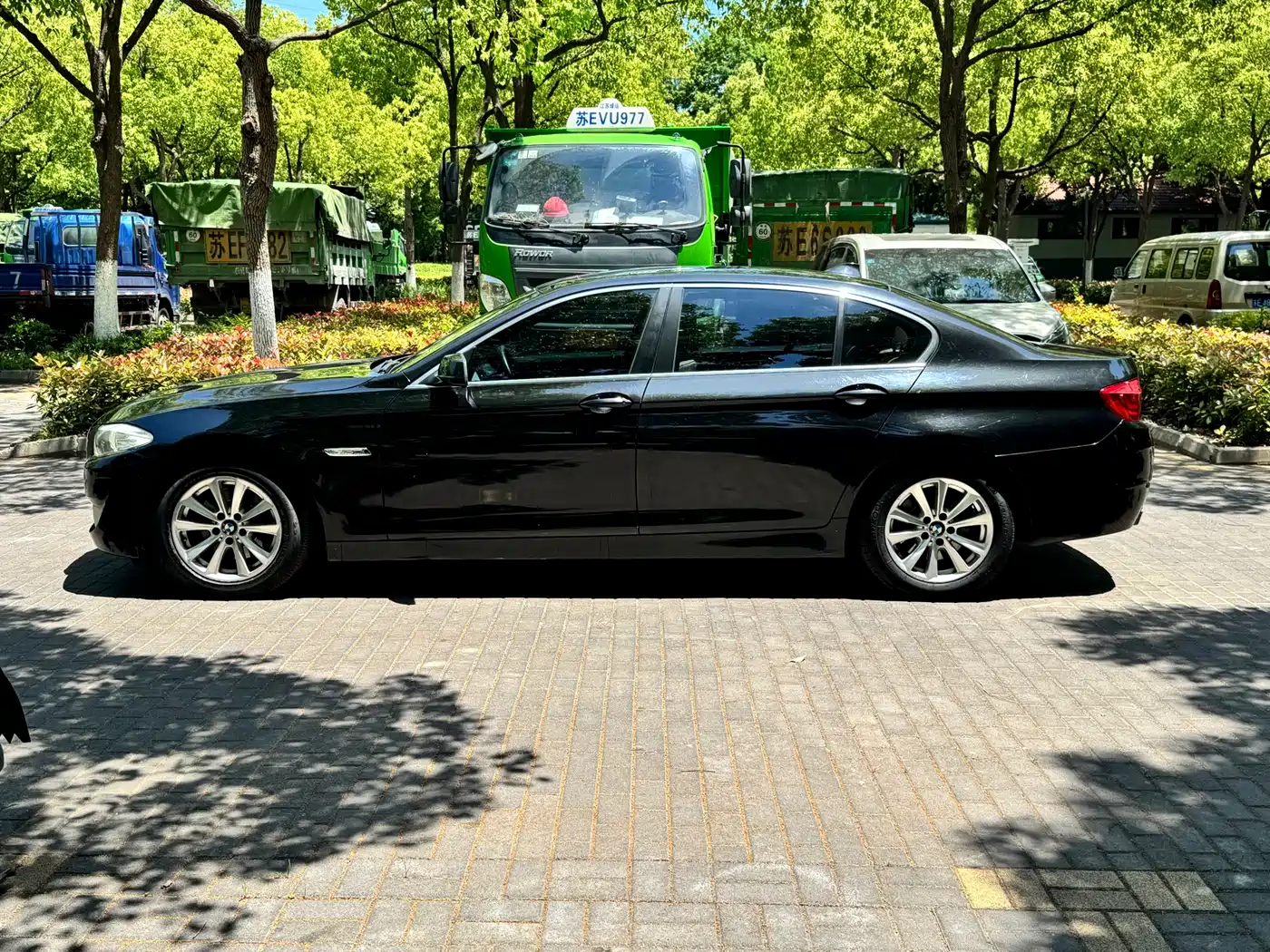 BMW 5 Series 2011 523Li Luxury фото 13