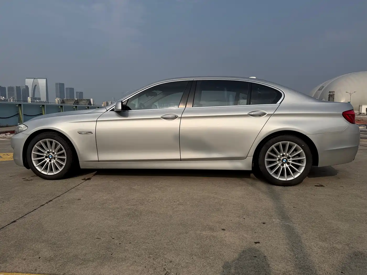 BMW 5 Series 2012 535Li Leadership фото 4