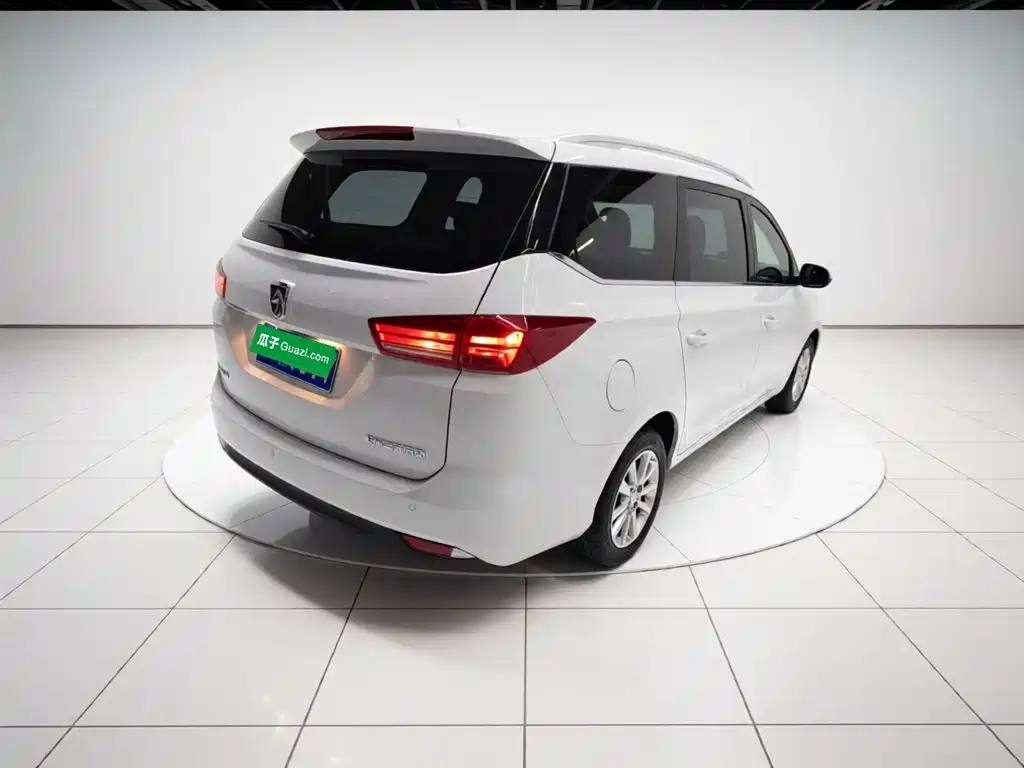 Фото 7 - Baojun 360
