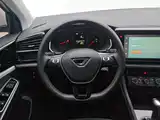 Photo 15 - Jetta VS5