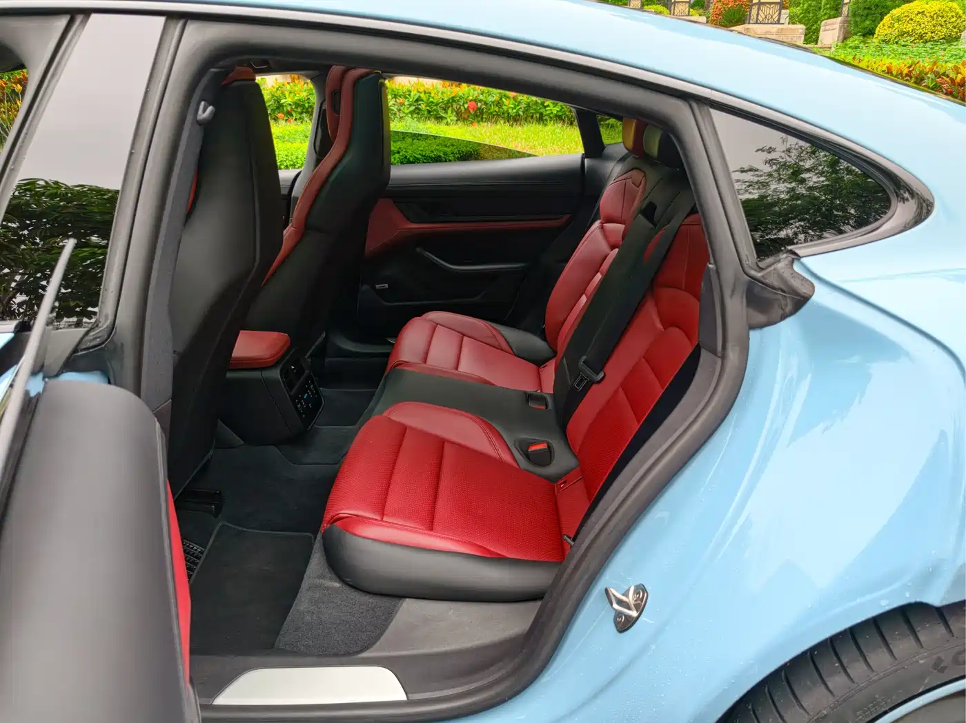 Porsche Taycan 2019 Taycan 4S фото 12