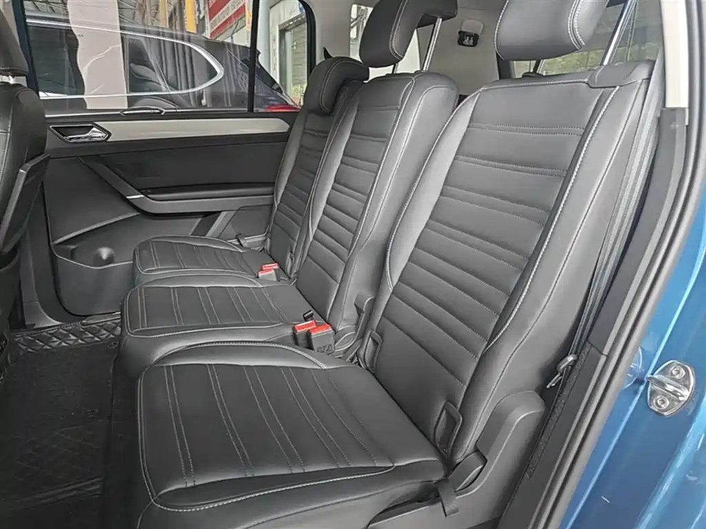 Volkswagen Touran 2018 Touran L 280TSI DSG Comfort 7-seater China V фото 17