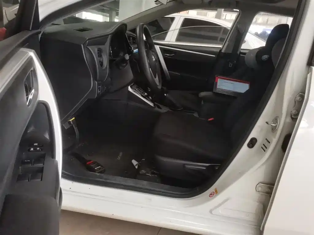 Toyota Levin 2017 Facelift Hybrid 1.8H GS E-CVT Elite Sunroof Edition China V фото 16