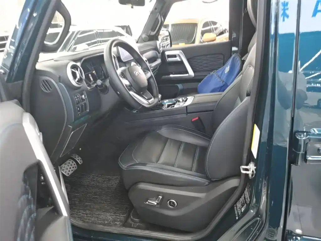 BAIC ORV Beijing Offroad BJ40 2024 2.0T Urban Hunter Glory Edition фото 15