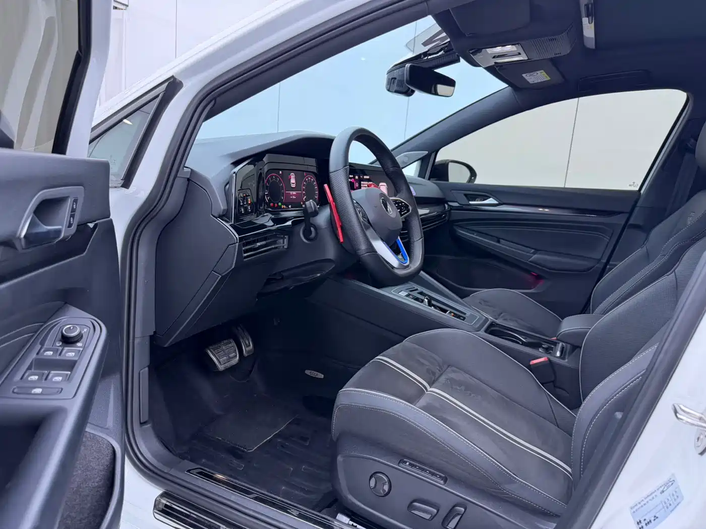 Volkswagen Golf 2023 280TSI DSG R-Line Lite фото 7