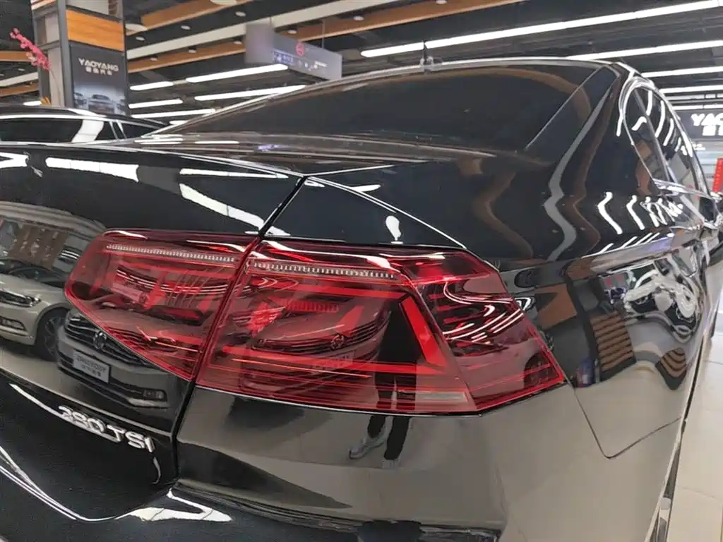 Volkswagen Magotan 2023 Model 2 Million Commemorative Edition 380TSI DSG Flagship фото 8