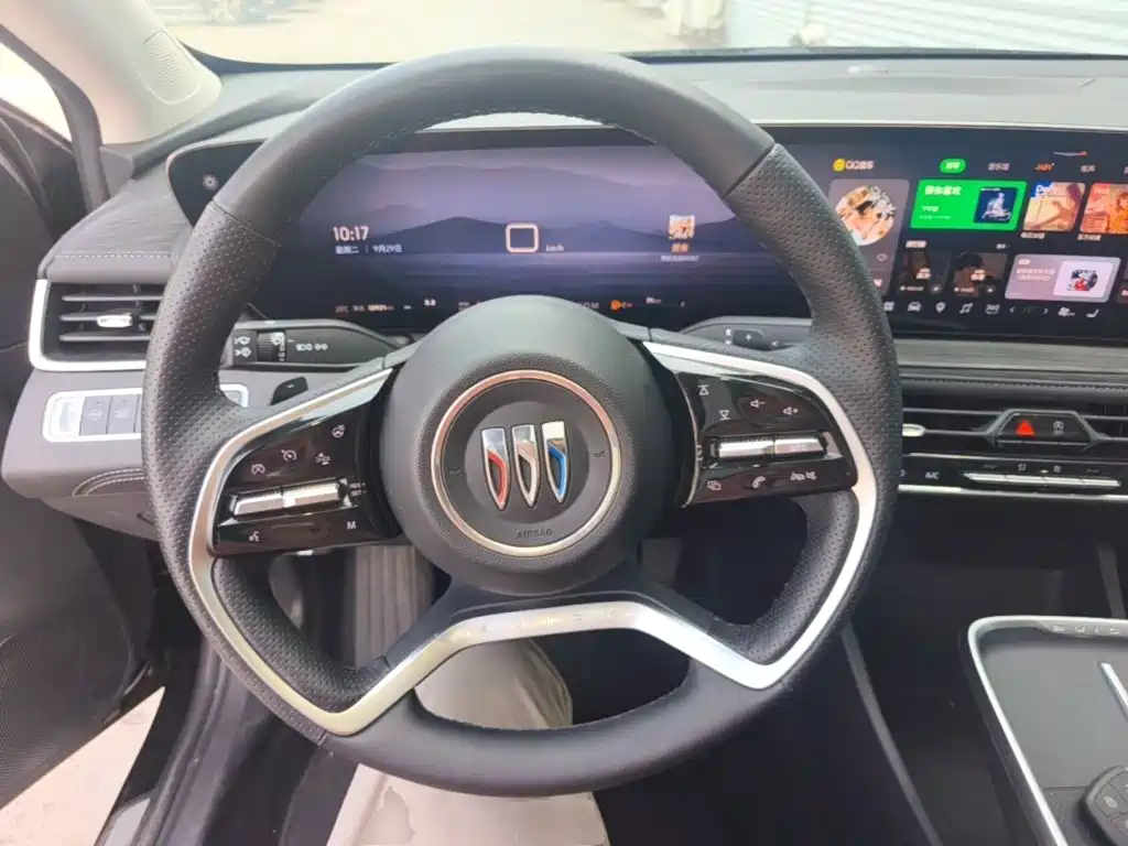 Buick LaCrosse 2025 2026 Model 28T Platinum Edition