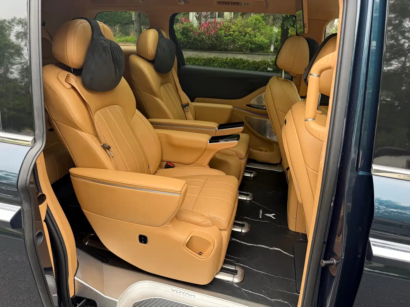 Voyah Auto Voyah Dreamer 2025 Model PHEV 4WD Premium QianKun Edition фото 14