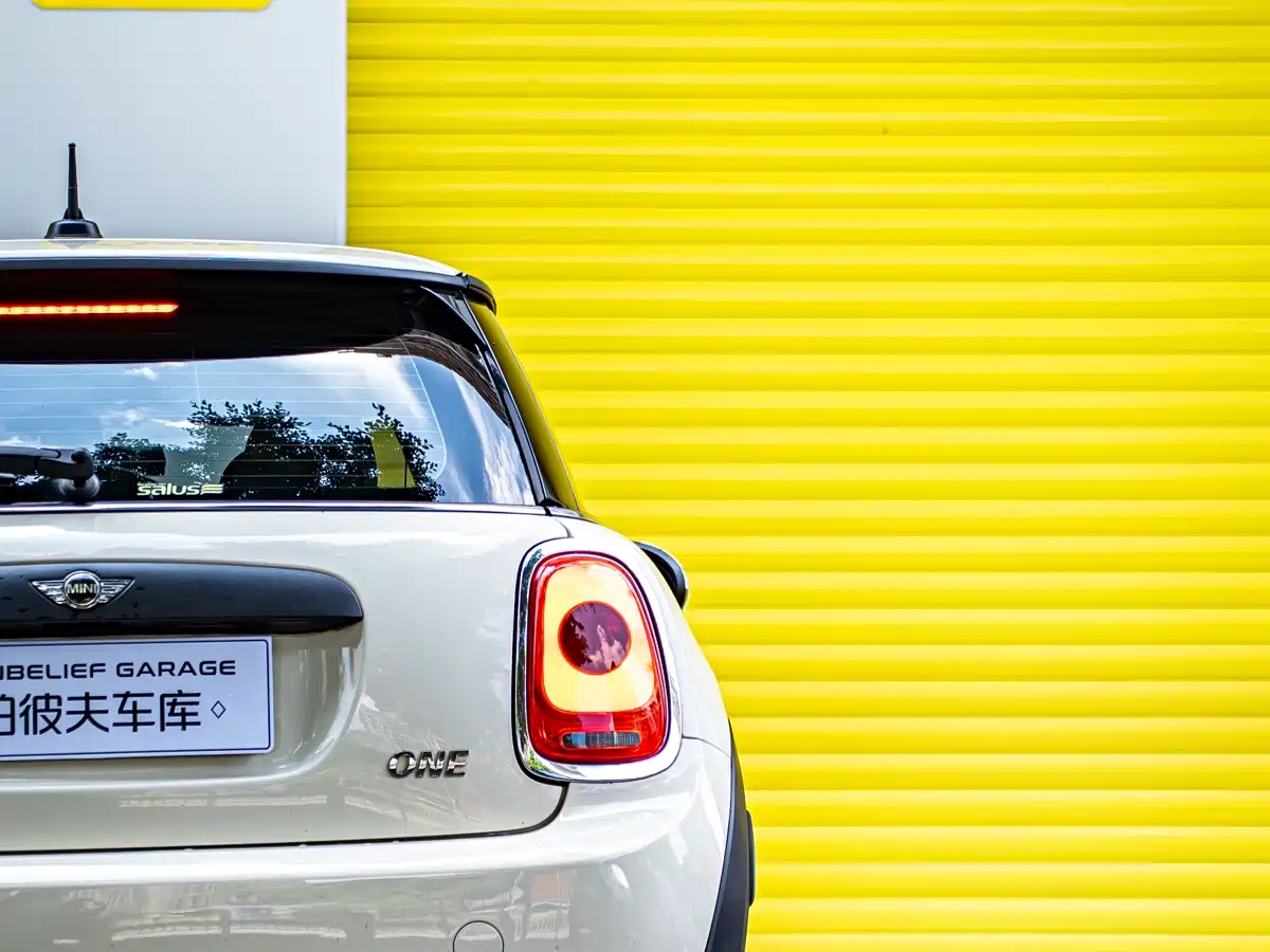 MINI 2015 1.2T Manual ONE фото 8