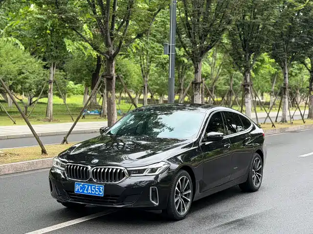 BMW 6 Series Gran Turismo 630i, Люкс, дизайн-пакет