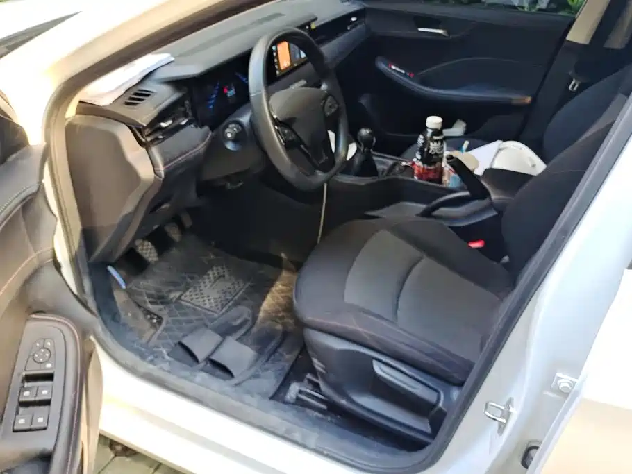 Roewe i5 2026 2026 1.5L Manual STD
