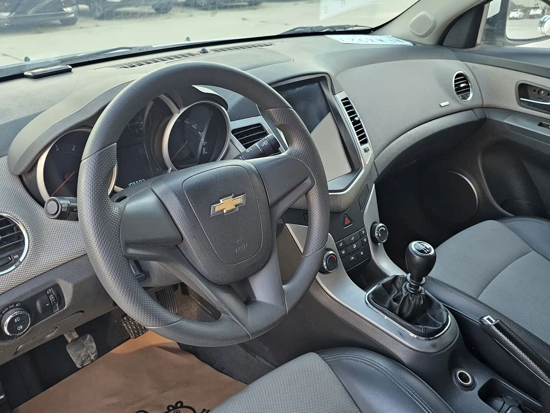 صورة 7 - Chevrolet Cruze