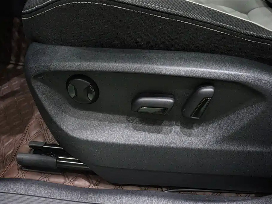 Volkswagen Tayron 2025 Shared Joy 300TSI фото 22