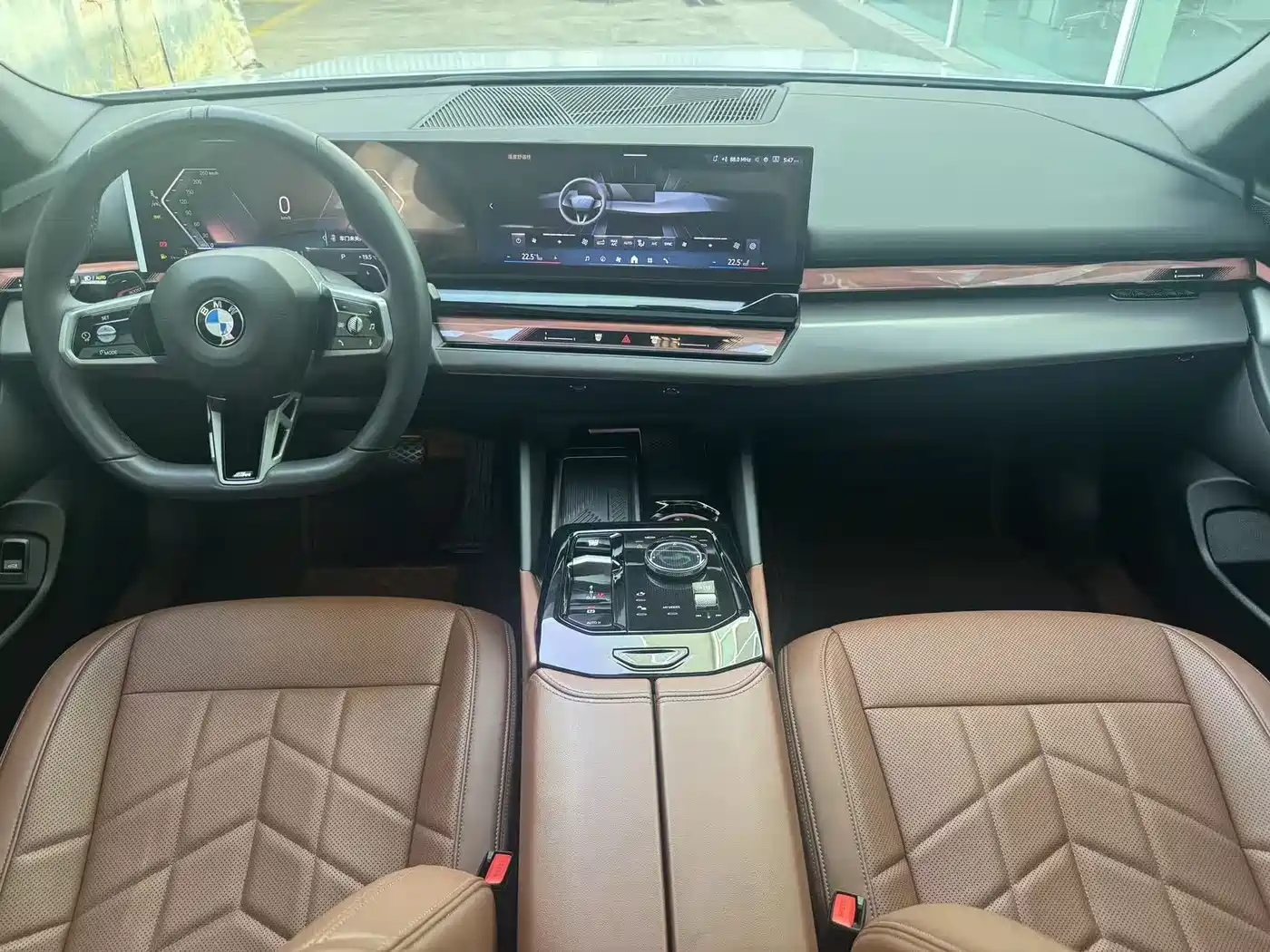 BMW 5 Series 2025 525Li M Sport Package фото 6