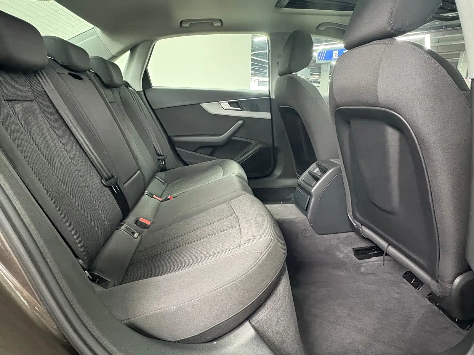 Фото 7 - Audi A4L