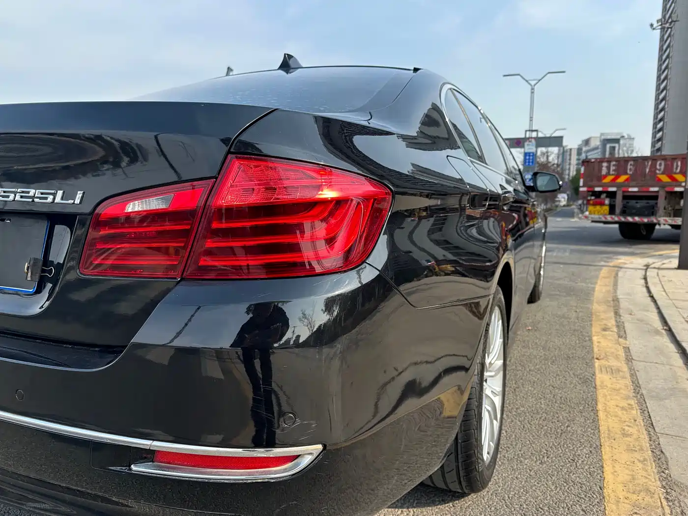 BMW 5 Series 2014 525Li Luxury Design Package фото 14