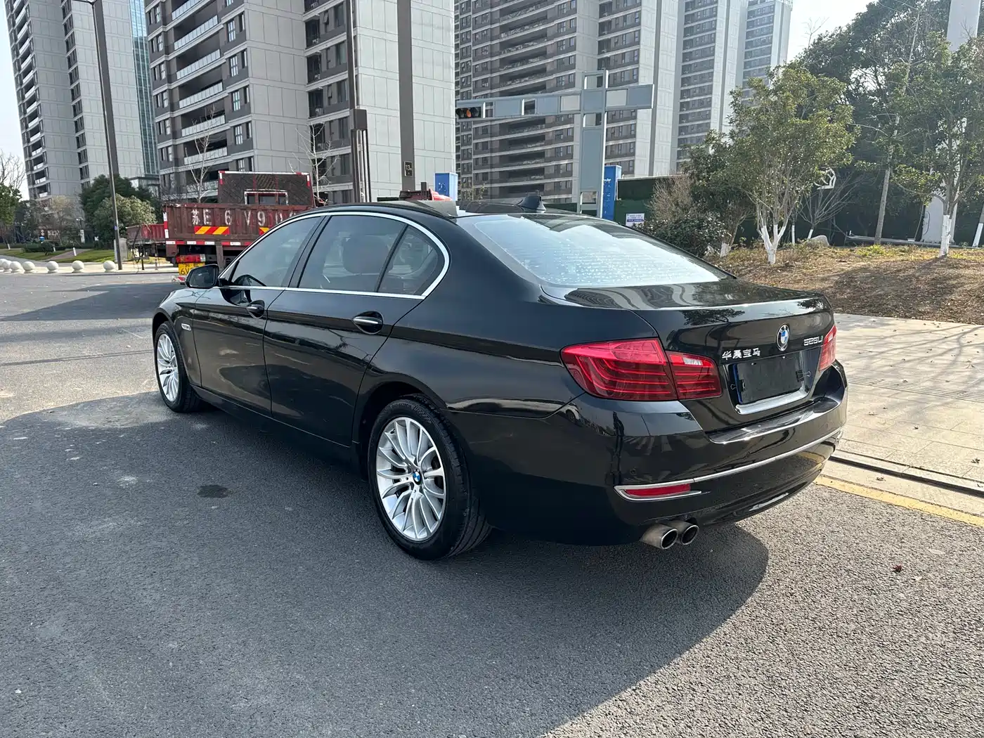 BMW 5 Series 2014 525Li Luxury Design Package фото 18
