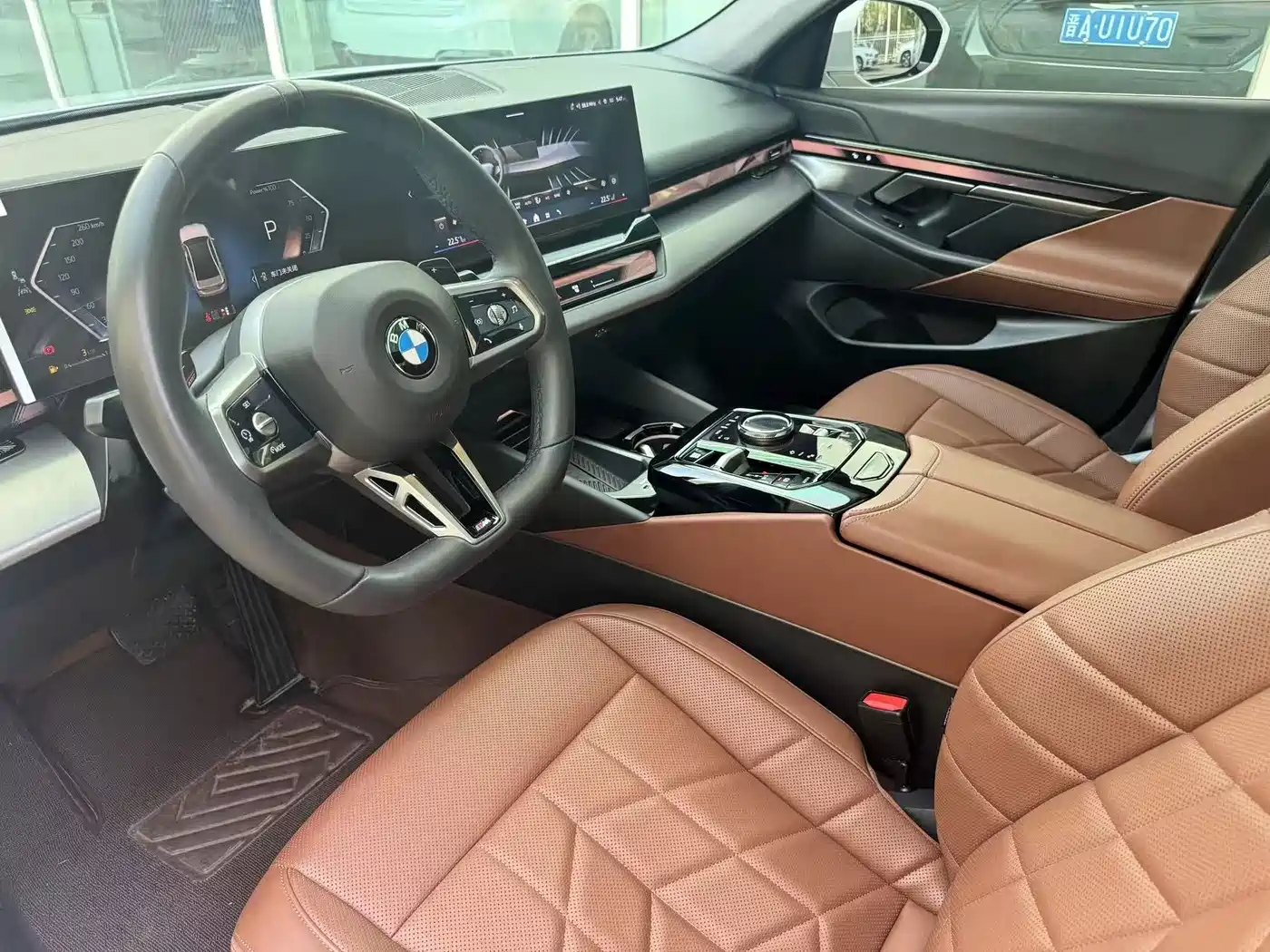 BMW 5 Series 2025 525Li M Sport Package фото 7