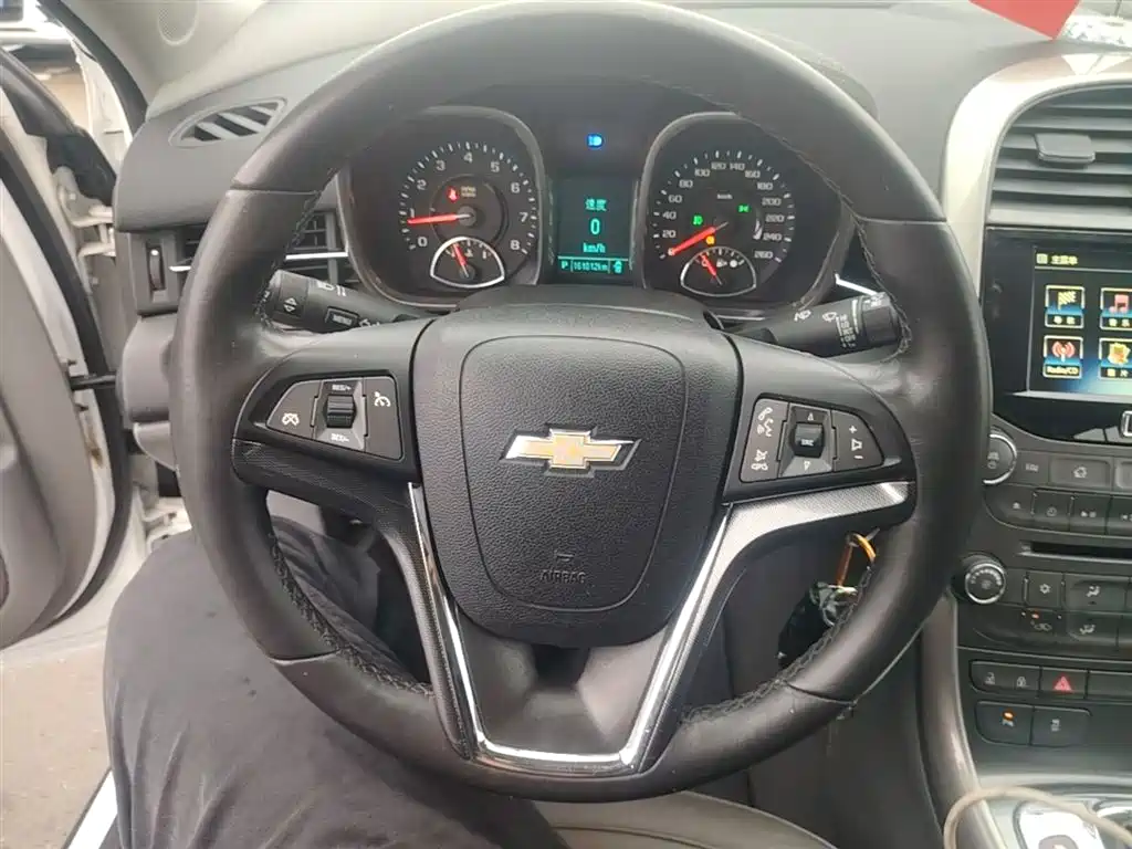 Chevrolet Malibu 2014 2.0L Automatic Luxury фото 11