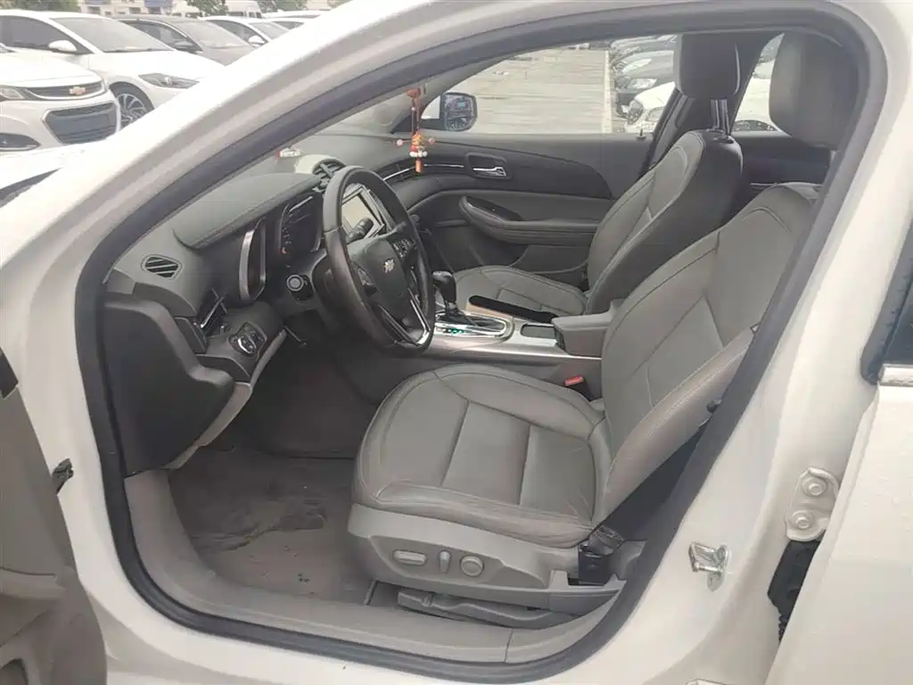 Chevrolet Malibu 2014 2.0L Automatic Luxury фото 15