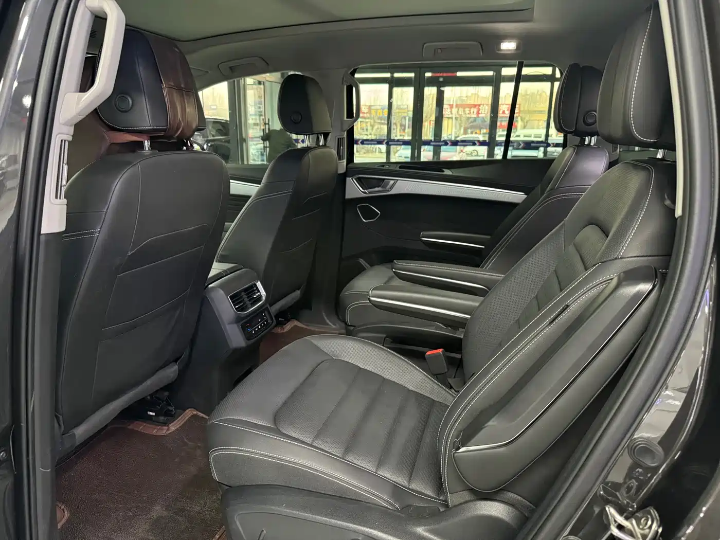 Volkswagen Talagon 2023 Facelift 380TSI 4WD Luxury Premium Pro Edition 6-Seater фото 9
