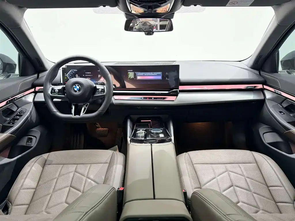 BMW 5 Series 2025 525Li M Sport Package фото 26