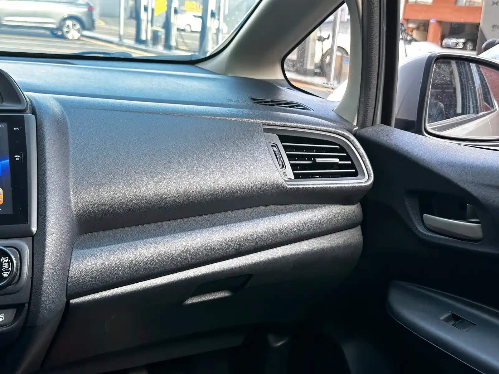 Фото 18 - Honda Fit