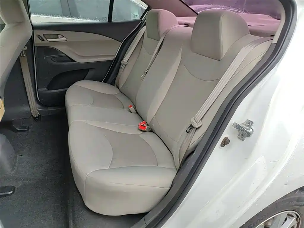 Chevrolet Sail 2015 Sail 3 1.5L Manual Ideal Sunroof Edition фото 17