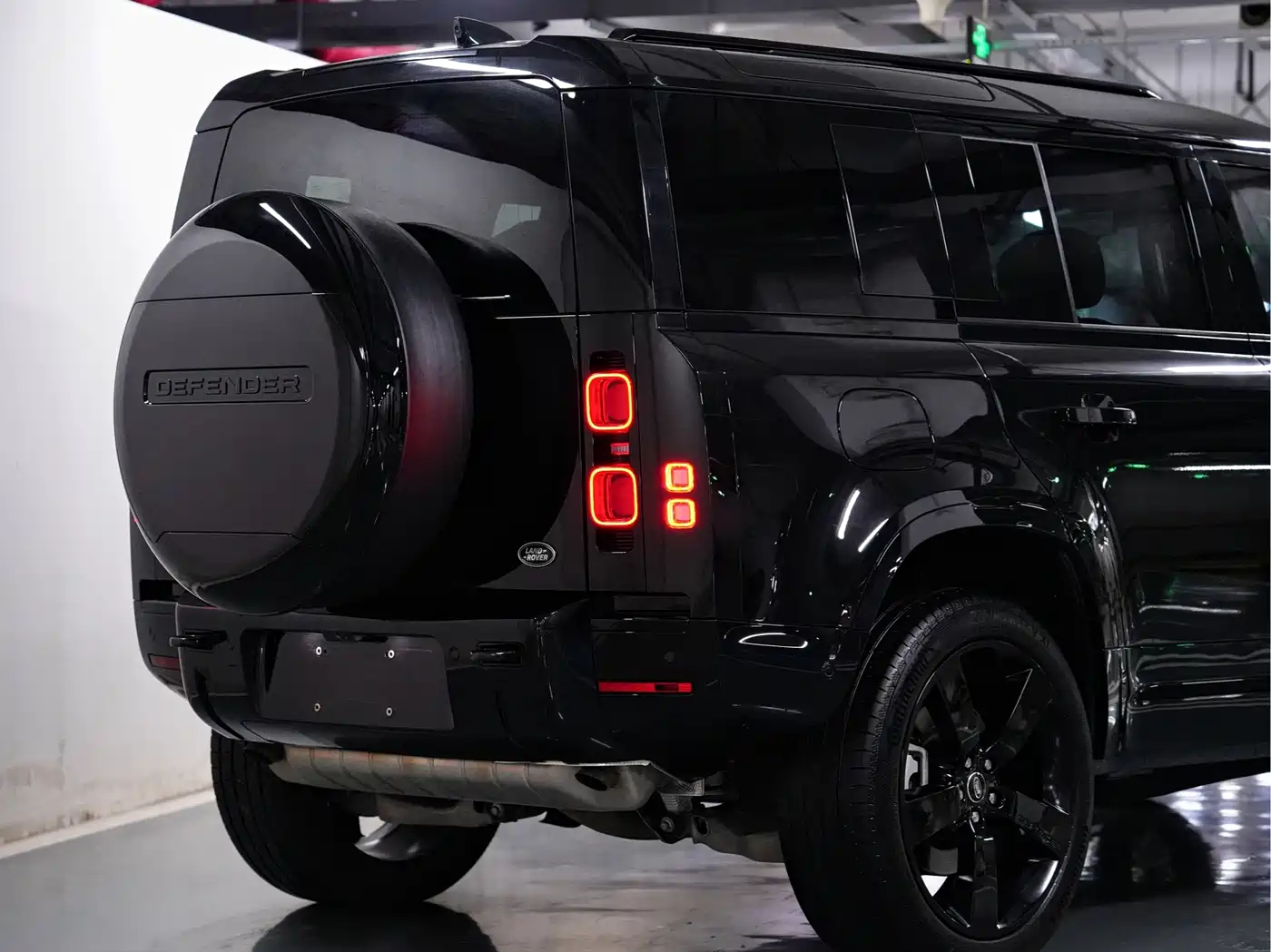 Фото 8 - Land Rover Defender