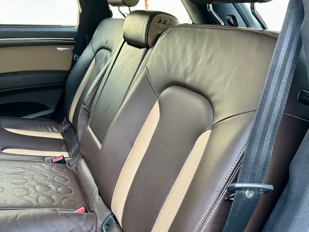 Audi Q7 2011 3.0 TFSI Exclusive (200kW) фото 39