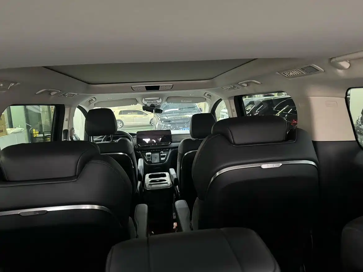 Hongqi HQ9 2023 2.0T Smart Connect Flag Rhyme Edition фото 7