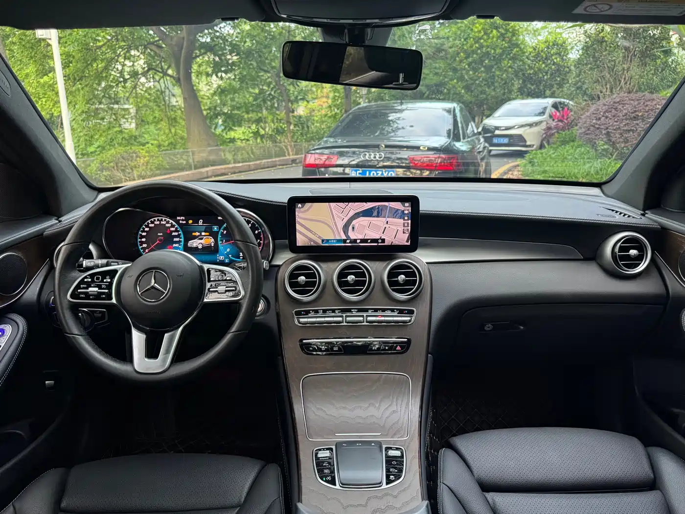 Mercedes-Benz GLC 2022 GLC 300 L 4MATIC Dynamic Collector's Edition фото 10