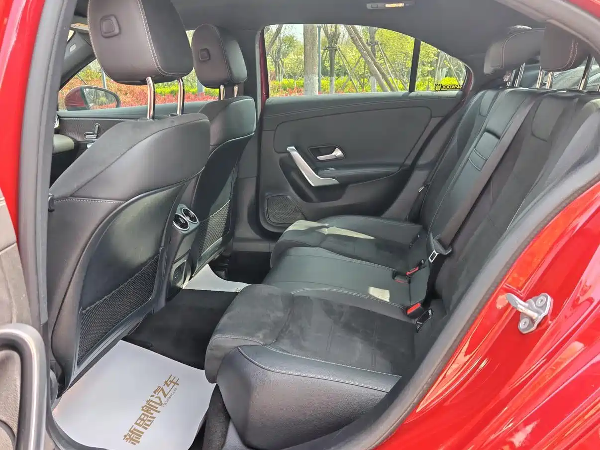 Mercedes-Benz A-Class 2020 A 200 L Sport Sedan фото 8