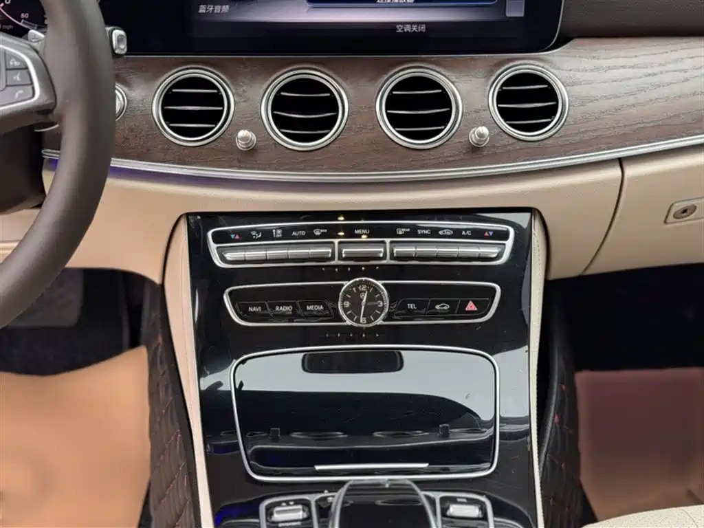 Mercedes-Benz E-Class 2016 E 200 L фото 14