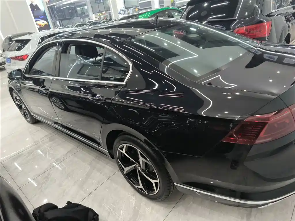 Volkswagen Magotan 2023 Model 2 Million Commemorative Edition 330TSI DSG Luxury фото 21
