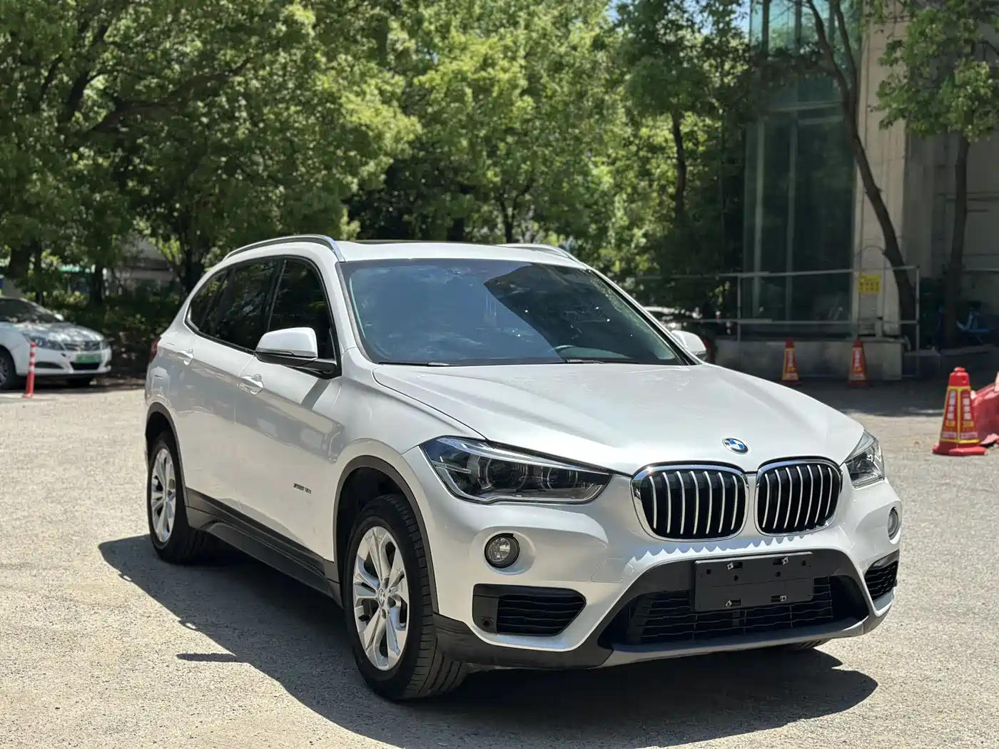 BMW X1 2016 sDrive18Li Premium Model фото 3