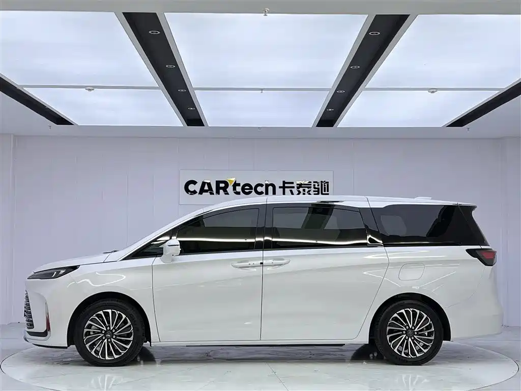 BUICK GL8 NEW ENERGY