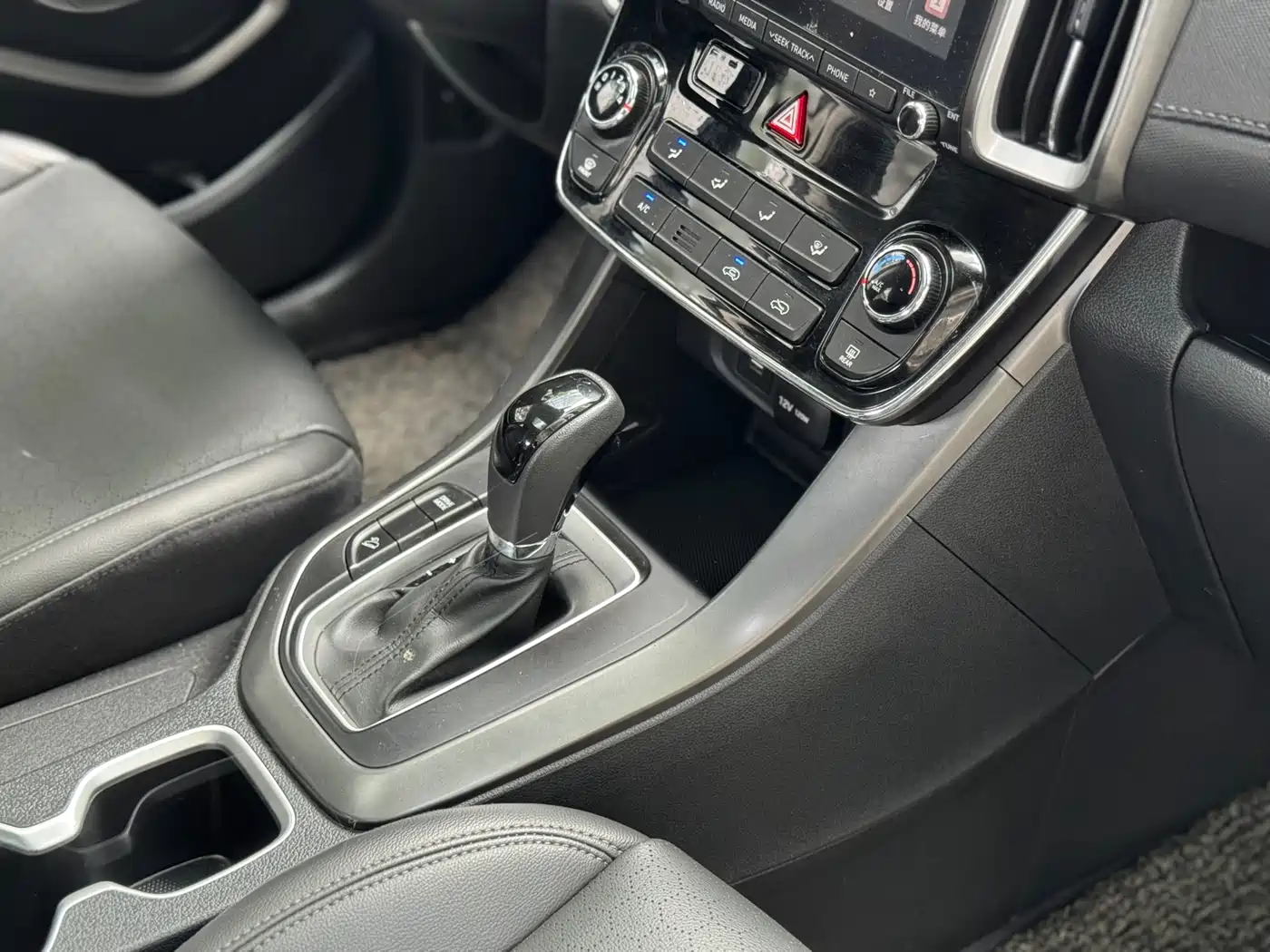 Hyundai Beijing Hyundai ix35 2018 2.0L Automatic 2WD Zhiyong·Enjoyment Edition фото 15